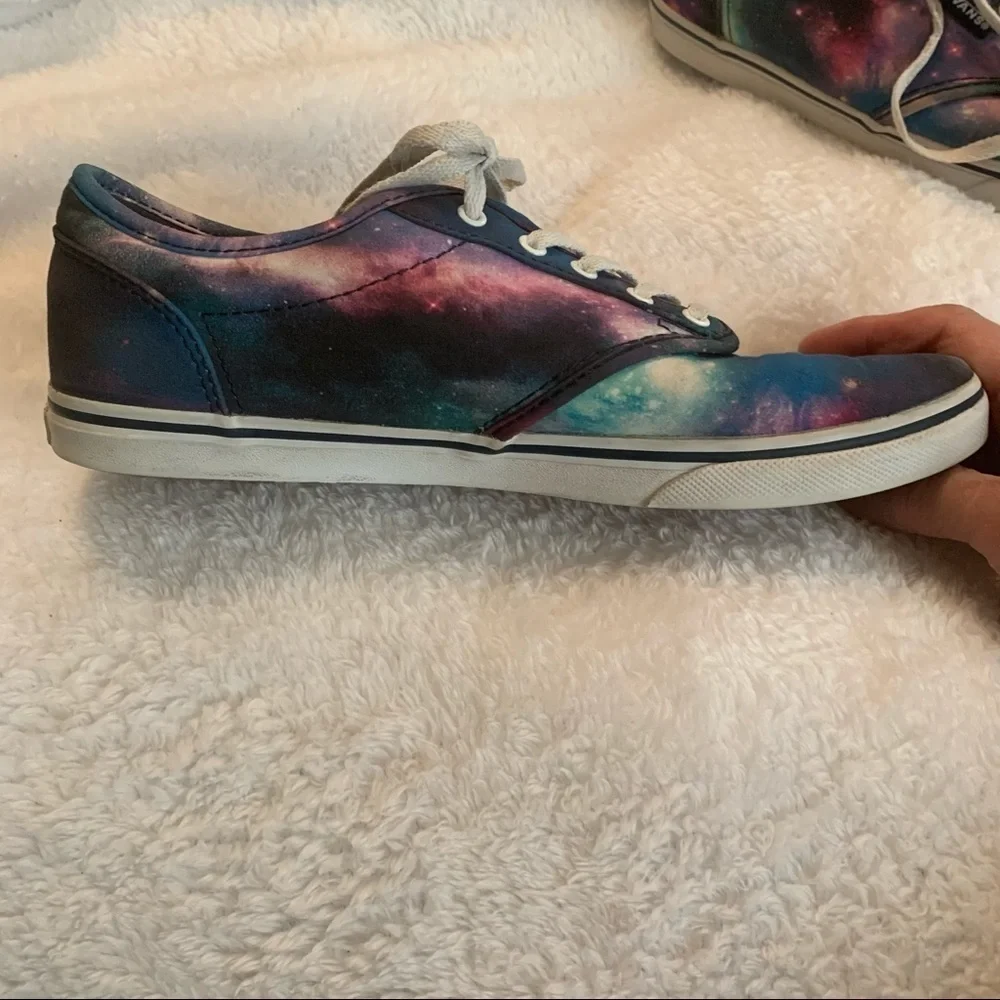 Vans Off the Wall Women’s Galaxy Print Sneakers